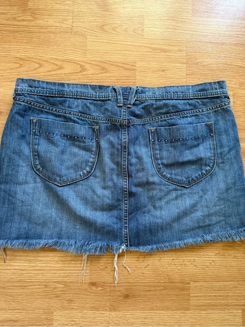 Old Navy Vintage Y2K Low Rise Distressed Denim Mini Skirt Size 16
